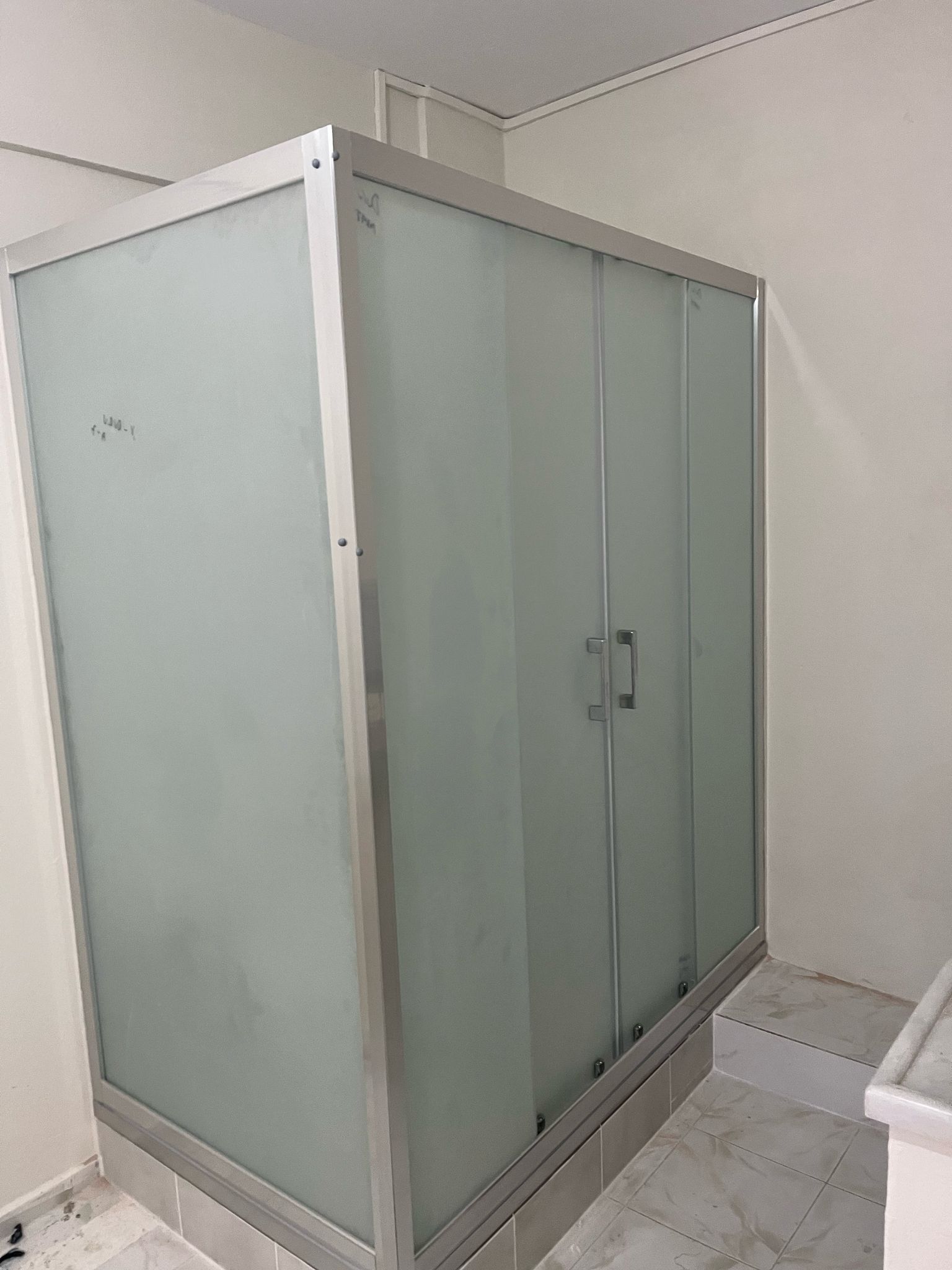 Altın Profil Dikdörtgen Duşa Kabin